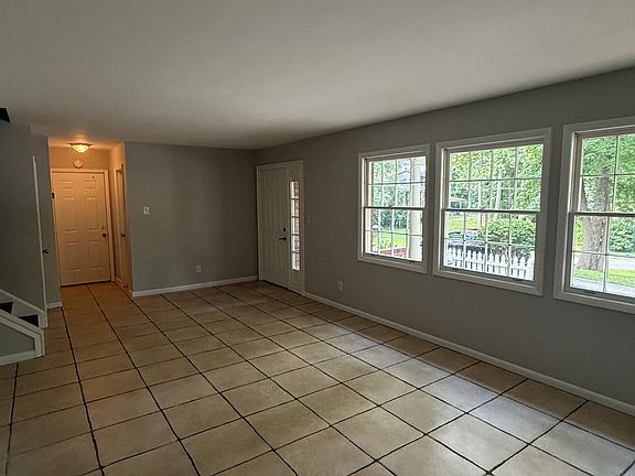 3rd image of 2659 Bent Hickory Dr SE