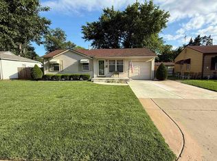 415 W Spring Dr, Haysville, KS 67060