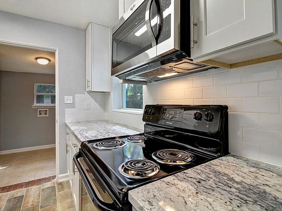 3rd image of 3948 Shasta Dr