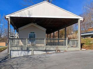 2 Cub Ave, Falling Waters, WV