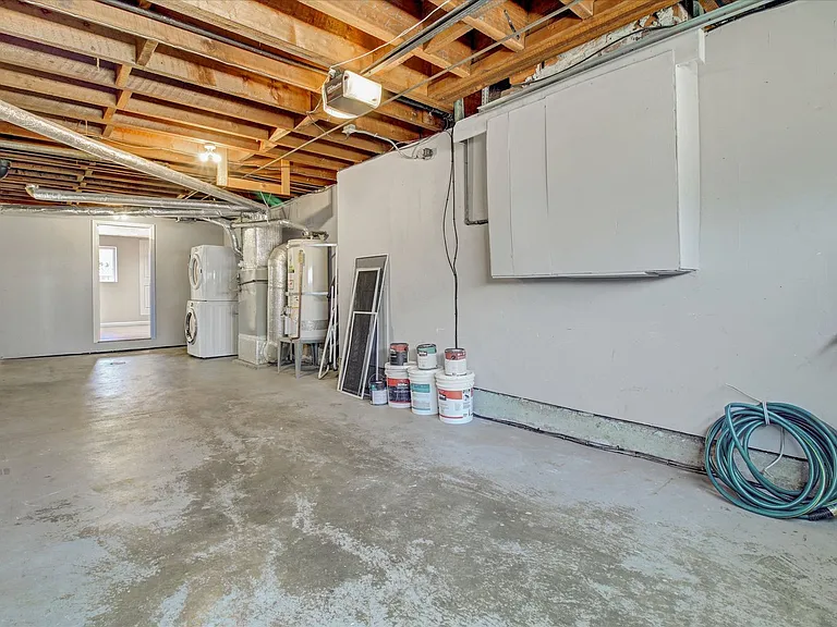 14 Castlemont Ave — Photo 26