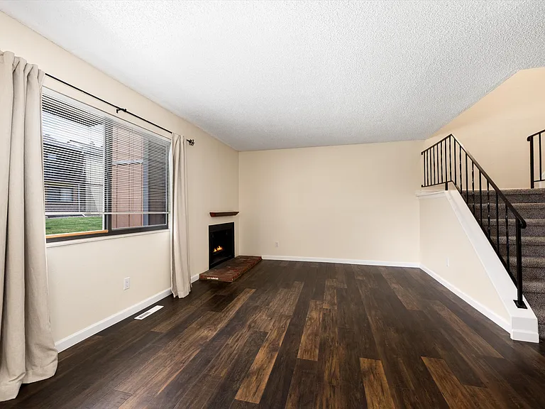 562 Vance St #D-9 — Photo 20