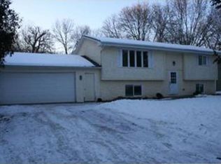 6855 Dallas Ln N, Maple Grove, MN 55311