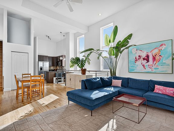 2nd image of 1057 N Marshfield Ave #3
