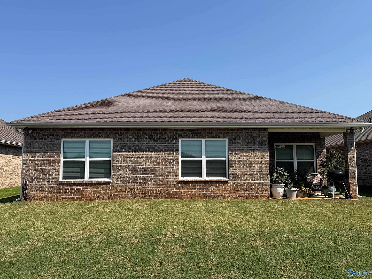 4 bed, 3.0 bath, 1964 sqft, $2,300 — Photo 4