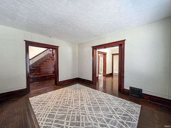 5th image of 613 9th St