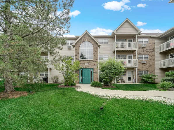 300 Cunat Blvd APT 2C, Richmond, IL 60071