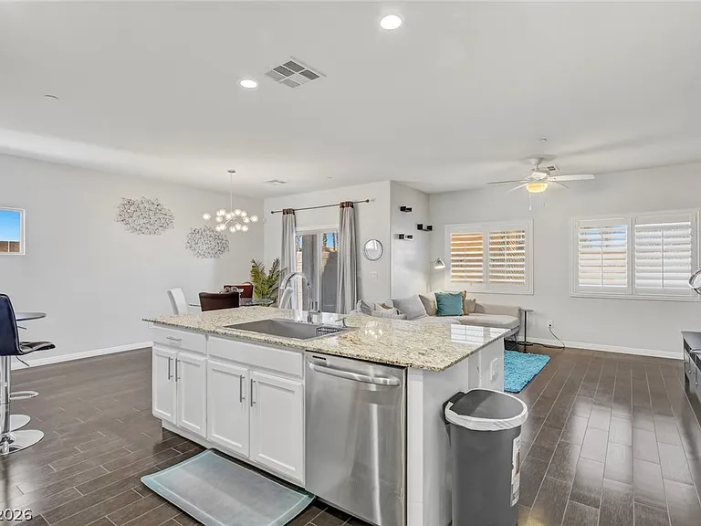 48 Jasmine Point St — Photo 27