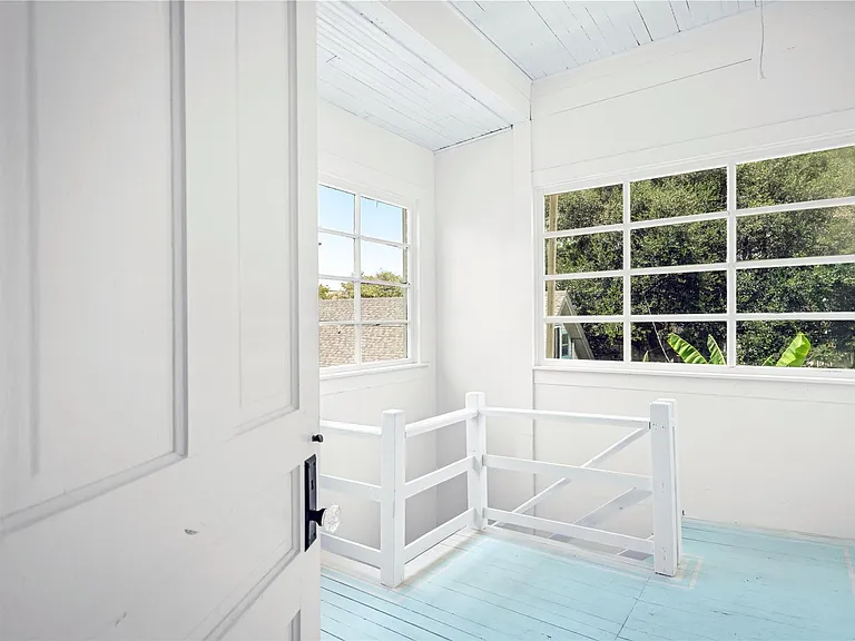 1112 Broadway St — Photo 25