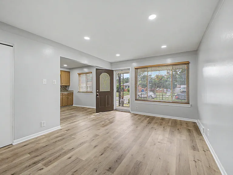 24315 Currier St — Photo 5