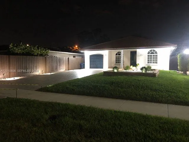 9910 SW 23rd St — Photo 11