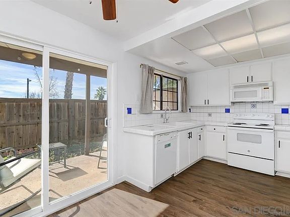 4th image of 625 S Fig St APT 10