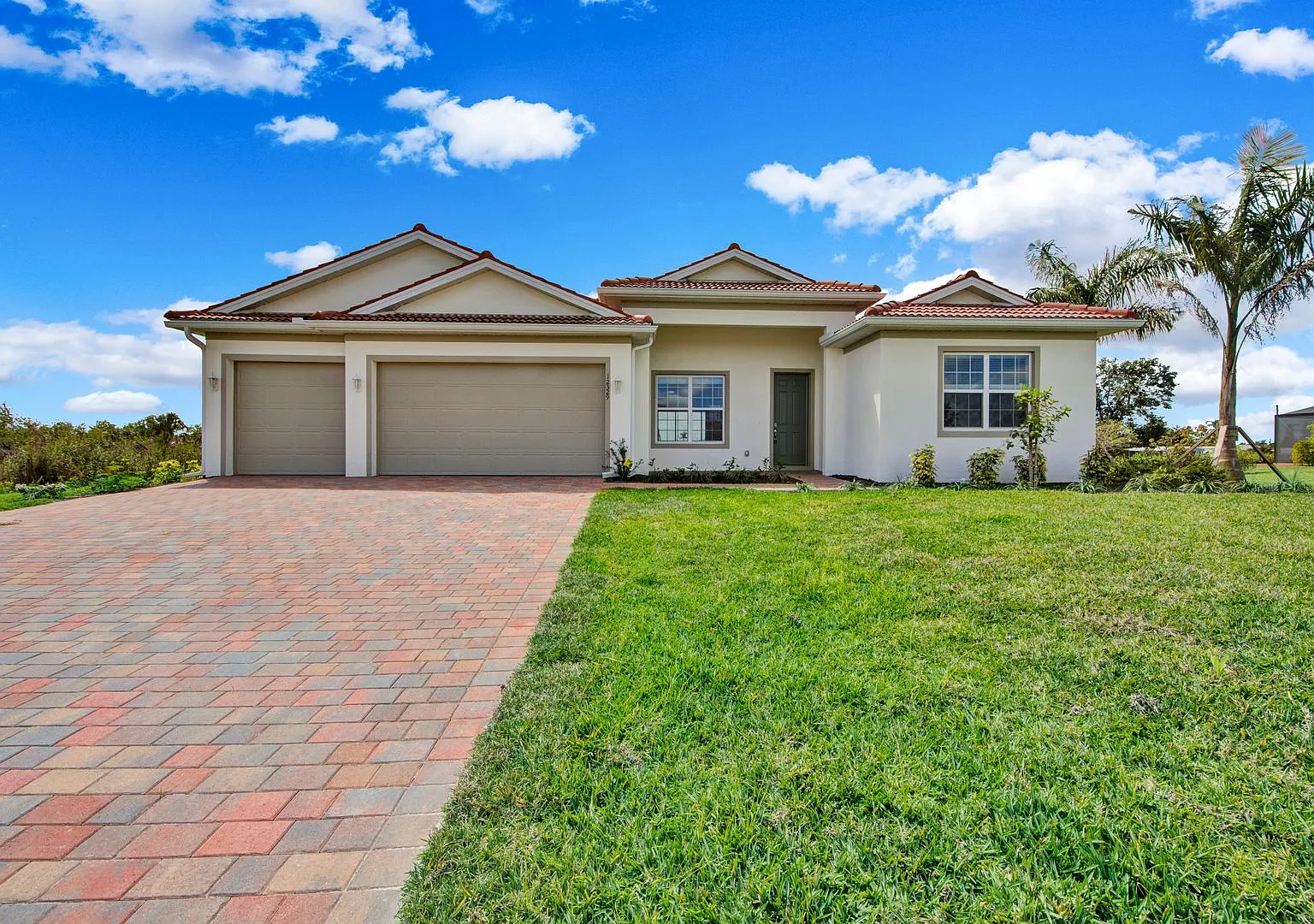 2023 built 4+Den/3 bath single family unfurnished home available — Photo 1