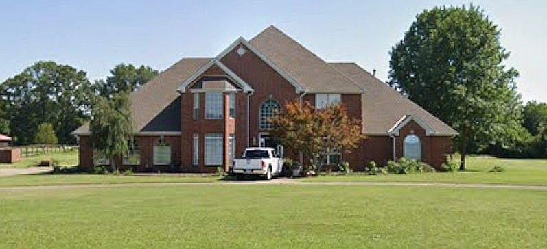 1st image of 9 Belmont Dr