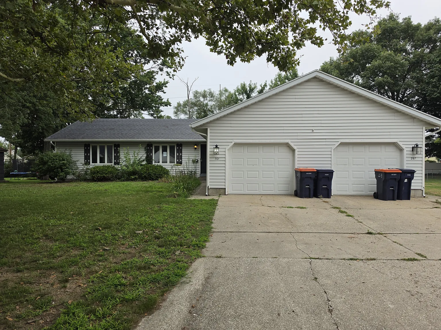 2 bed, 1.0 bath, $1,695 — Photo 2