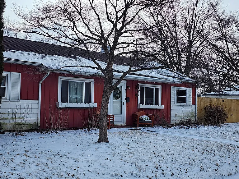 2415 Lamb St — Photo 1