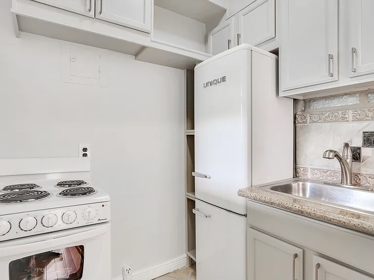 34 Winchester St — Photo 5