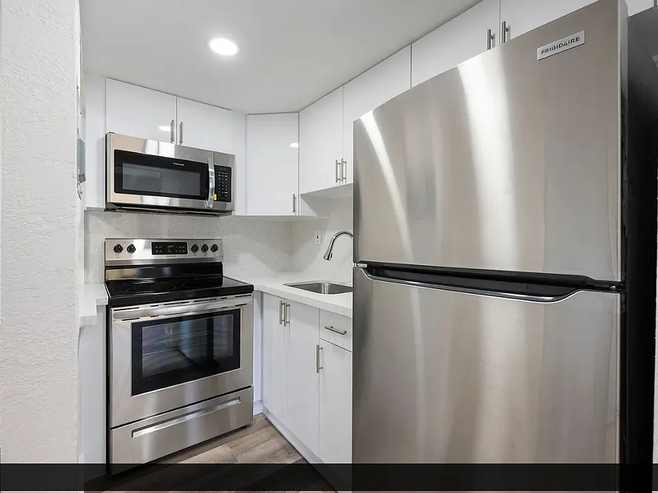 1811 NW 19th Ter #2