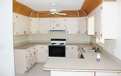 3rd image of 4721 Coco Palm Dr