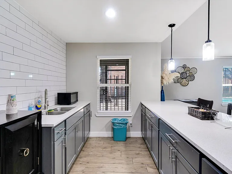 Villa Nueva Apartments — Photo 7