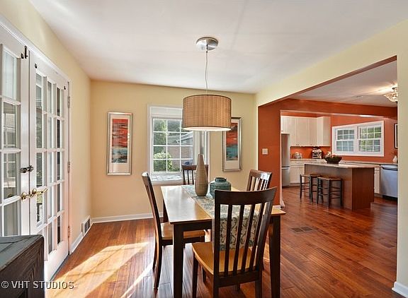 5th image of 905 E Willow Ave