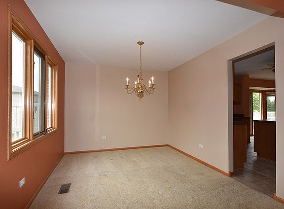 5th image of 10532 Thornham Ln
