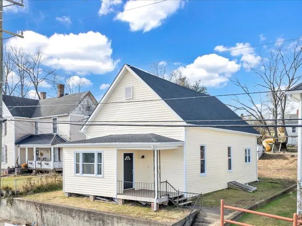 138 Valley St, Pulaski, VA 24301