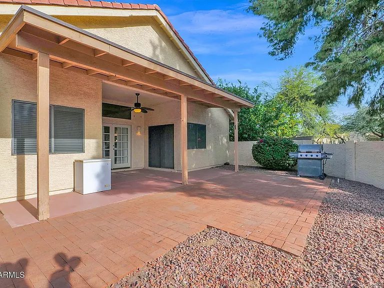 8979 E Gail Rd — Photo 27