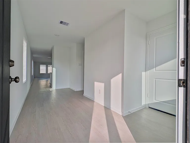 21518 Willow River Canyon Ln — Photo 3