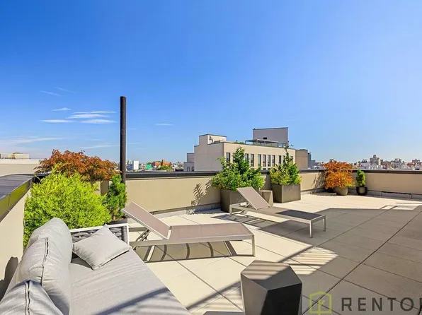 494 Manhattan Avenue image 1 of 11