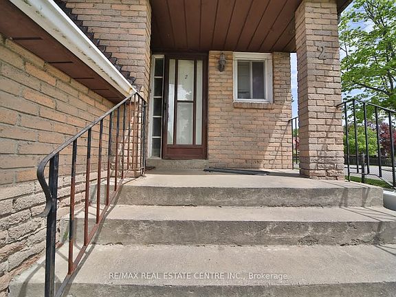 5th image of 2 Roehampton Cres