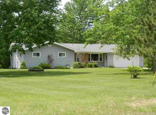 951 N Arrowhead Rd, Weidman, MI 48893