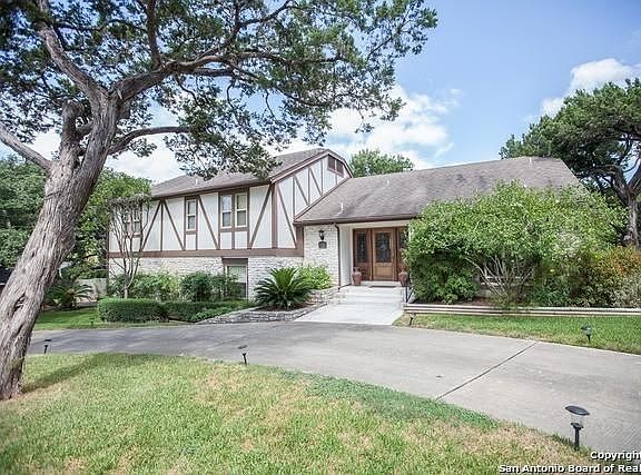 2nd image of 9425 Goldenrod Ln