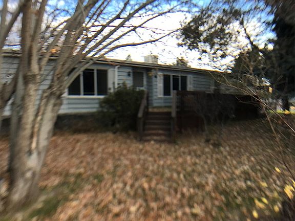 3rd image of 670 E Coachman Cir