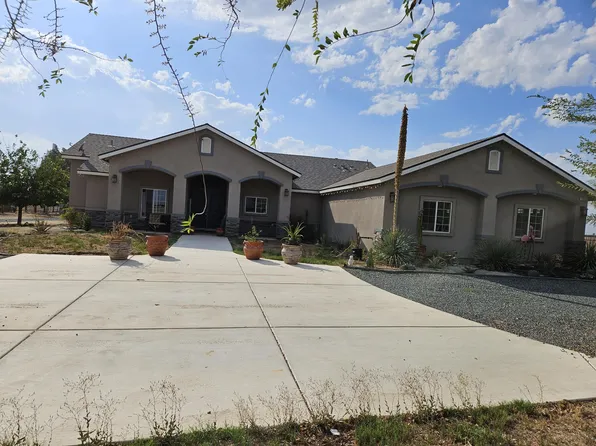 2835 N School Street, Pixley, CA 93256