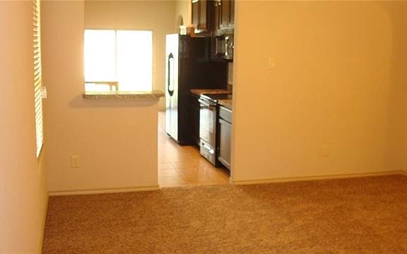 5th image of 1221 Briarwood Dr