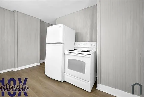 1097 21st Ave — Photo 16