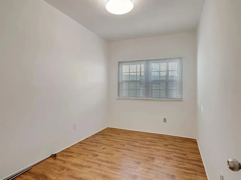 132 S Mountain View Ave #1/2 — Photo 7