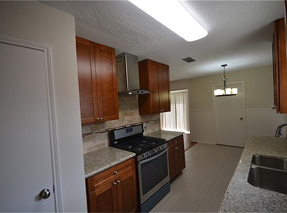 4th image of 11014 Sagecanyon Dr