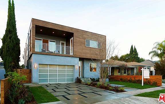 4th image of 11921 Pacific Ave