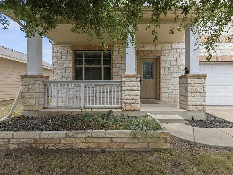 108 Quarry Ln — Photo 3