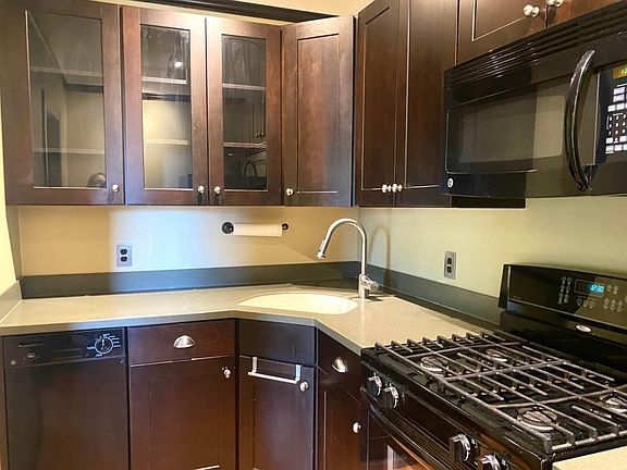 5th image of 73 Hoyle St APT 3