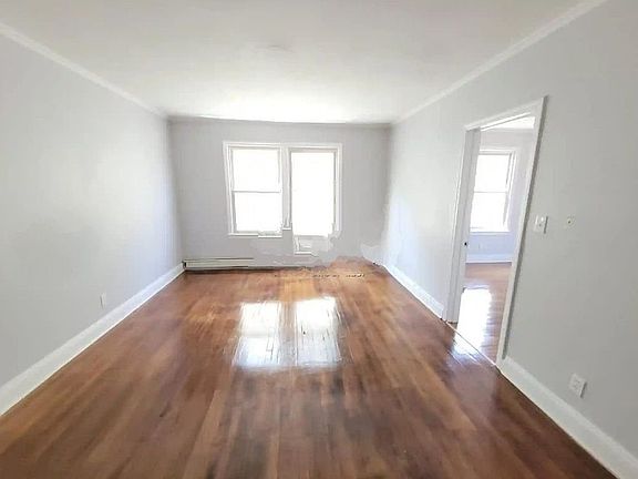4th image of 334 Sandford Ave