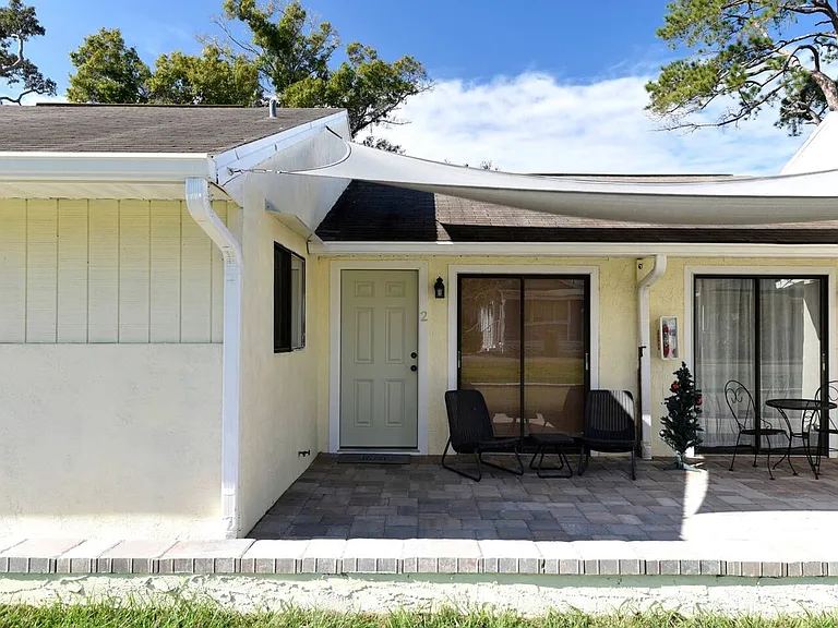580 Skinner Blvd — Photo 1