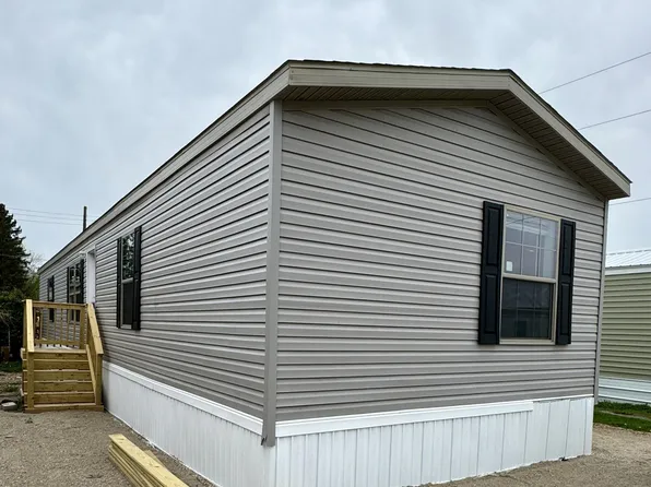 1006 3rd St NE Lot 21, Roseau, MN 56751