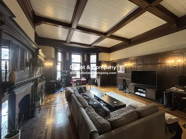 317 Commonwealth Ave #1R, Boston, MA 02115