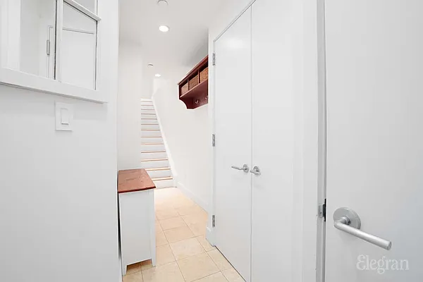 Sold by Elegran | media 29