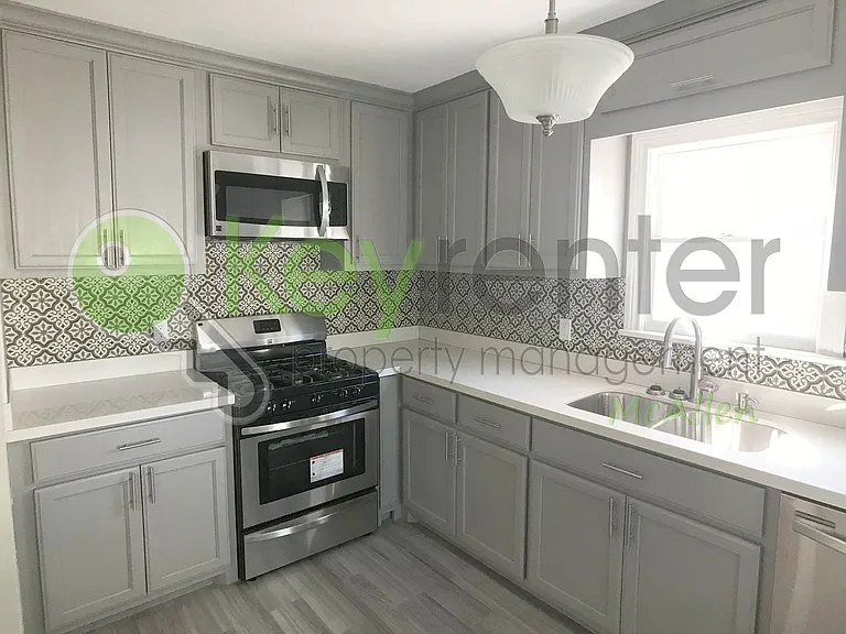 1016 Laurel Ave — Photo 13