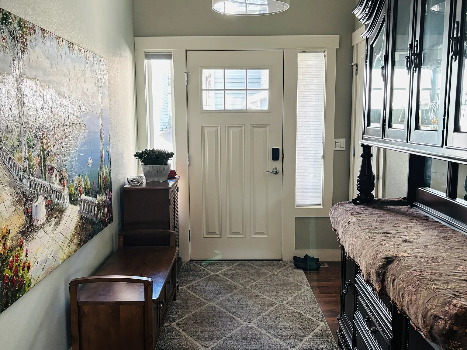 4 bed, 2400 sqft, $4,800 — Photo 3