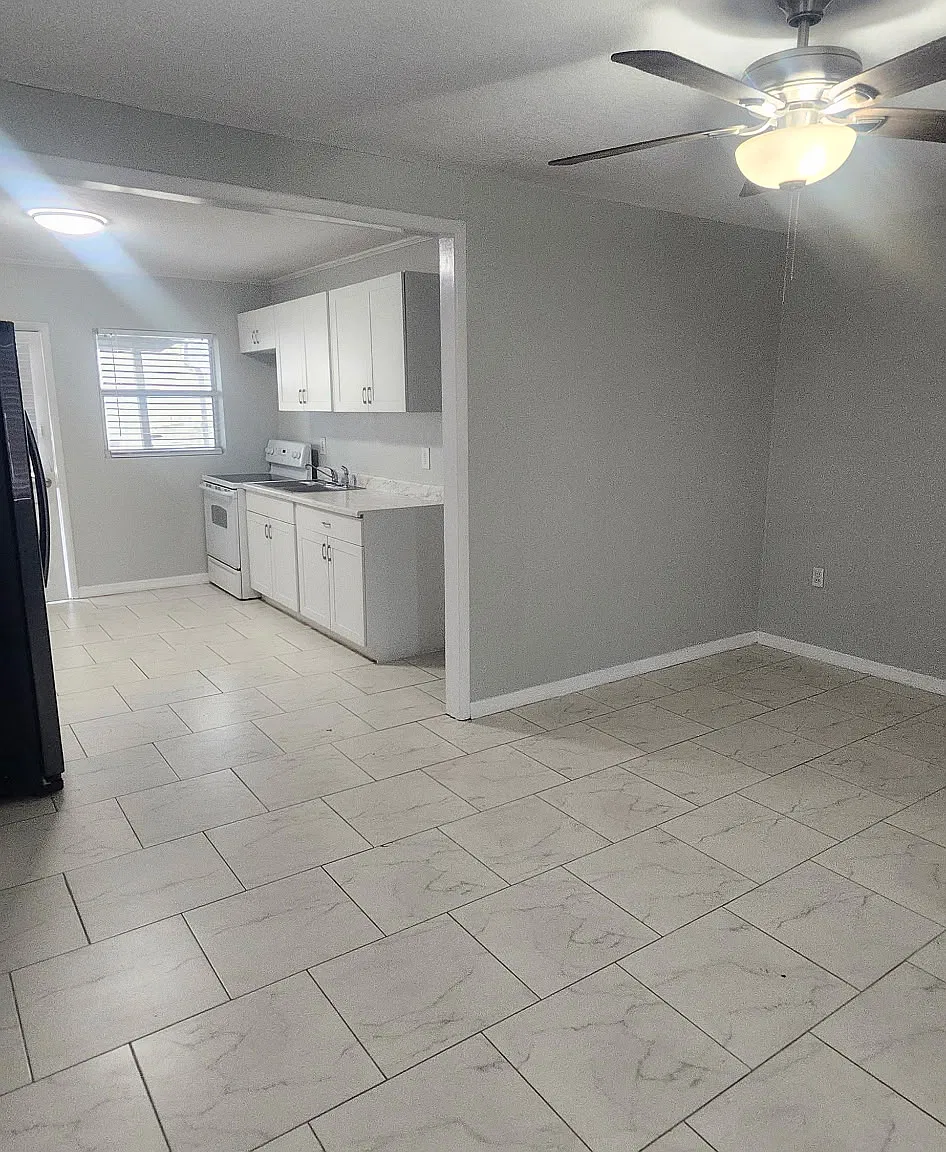 2967 Larson St — Photo 4